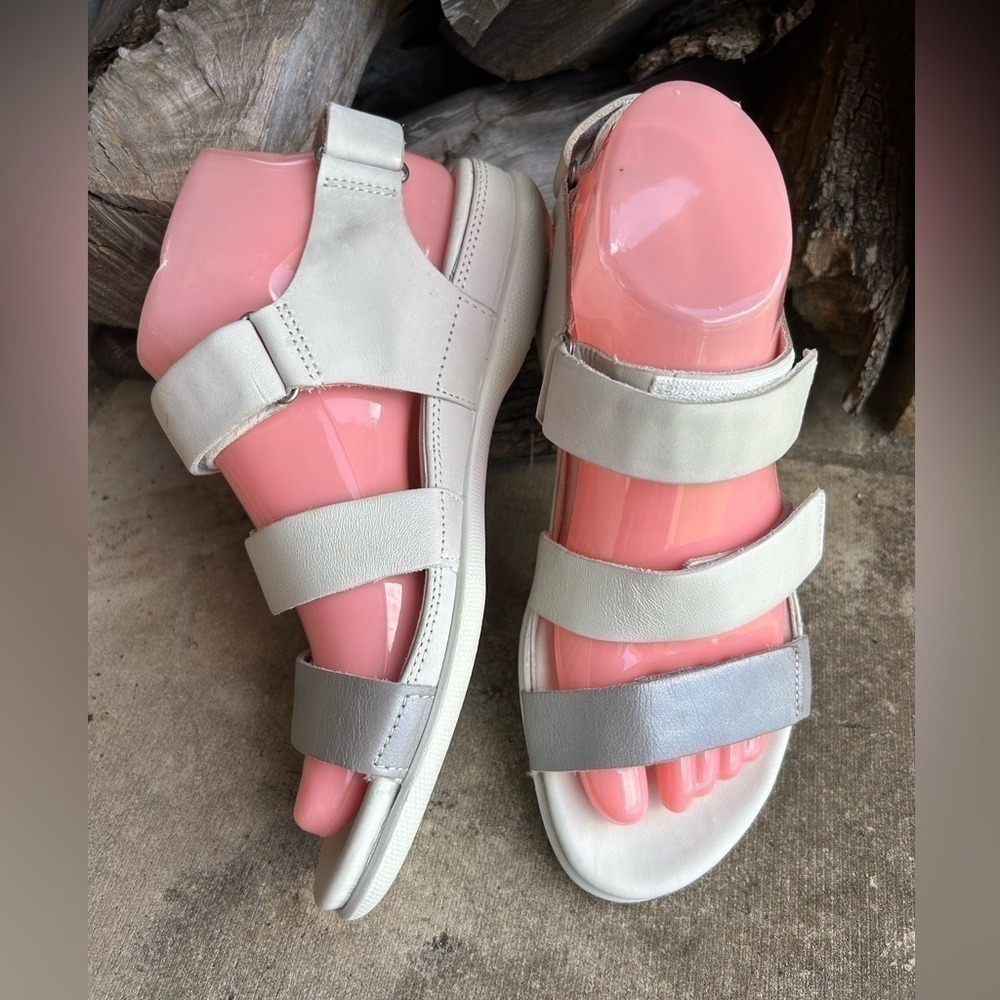 ECCO Flash leather sandals with all adjustable velcro straps Sz-37(6-6.5). C